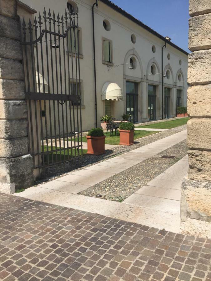Villa Vecelli Cavriani Mozzecane Exterior foto